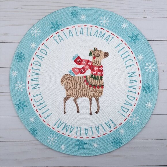 Holiday Braided Placemat Centerpiece Winter Christmas Llama 14.5 inch Round - Picture 1 of 2